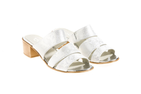 Klapki damskie Dolce Pietro 1014-001-01-0 biało srebrne Klapki damskie Dolce Pietro 1014-001-01-0 biało srebrne