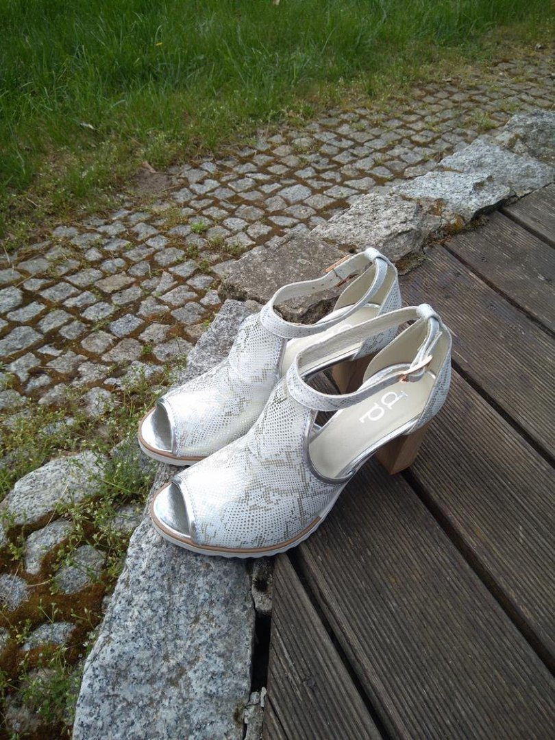Sandały damskie Dolce Pietro 1022-130-01-1 zorro biało srebrny