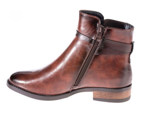 Botki damskie Sabatina DM20-100 brown guma z boku cholewki ozdobna klamra Botki damskie Sabatina DM20-100 brown guma z boku cholewki ozdobna klamra