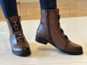 Botki damskie sabatina DM 25-03l brown gustowne ozdoby z przodu cholewki