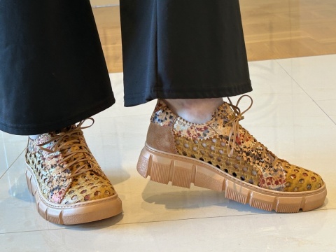 Espadryle damskie Maciejka 05850-32/00-1 rudy+pomarańczowy przepięna kombinacja skór perforacja