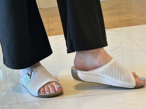 Klapki damskie Sokolski AMI l26-161 wht